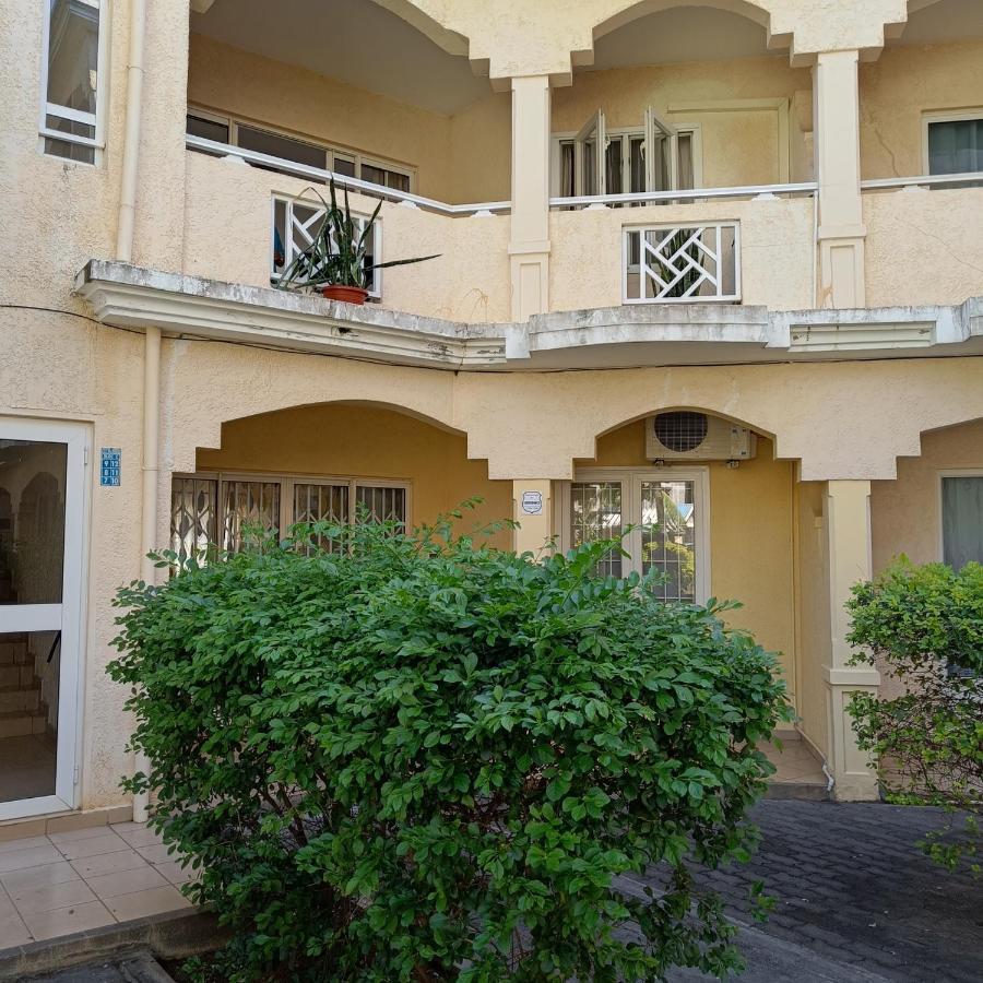 The Coastal Apartment Flic en Flac ภายนอก รูปภาพ
