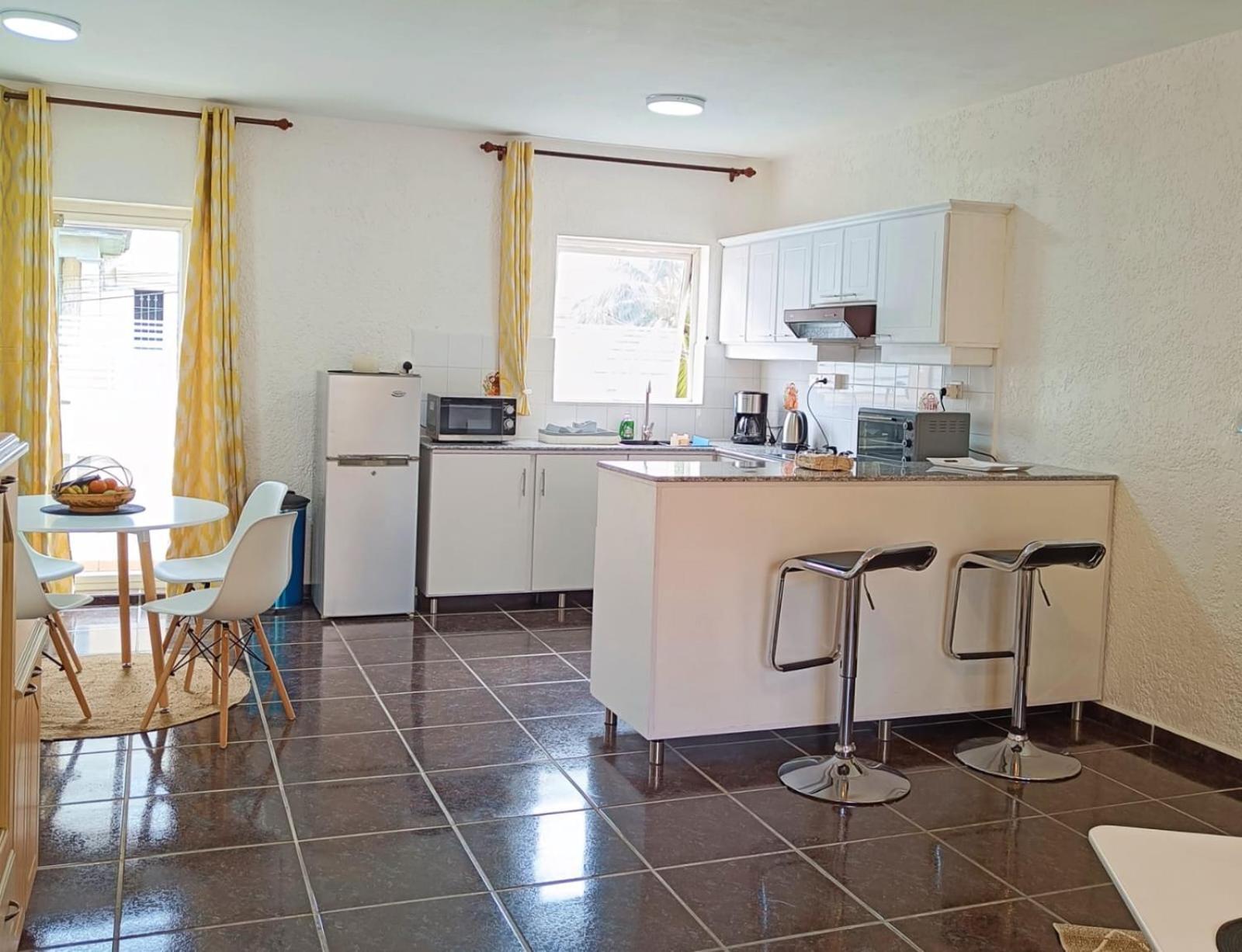 The Coastal Apartment Flic en Flac ภายนอก รูปภาพ
