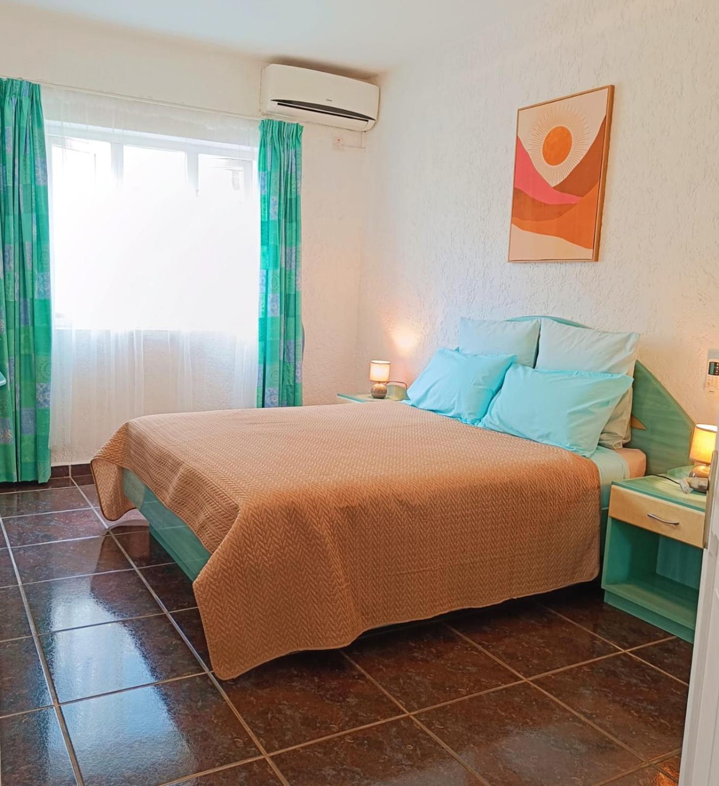 The Coastal Apartment Flic en Flac ภายนอก รูปภาพ